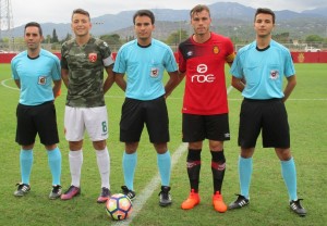 Arbitros y capitanes equipos