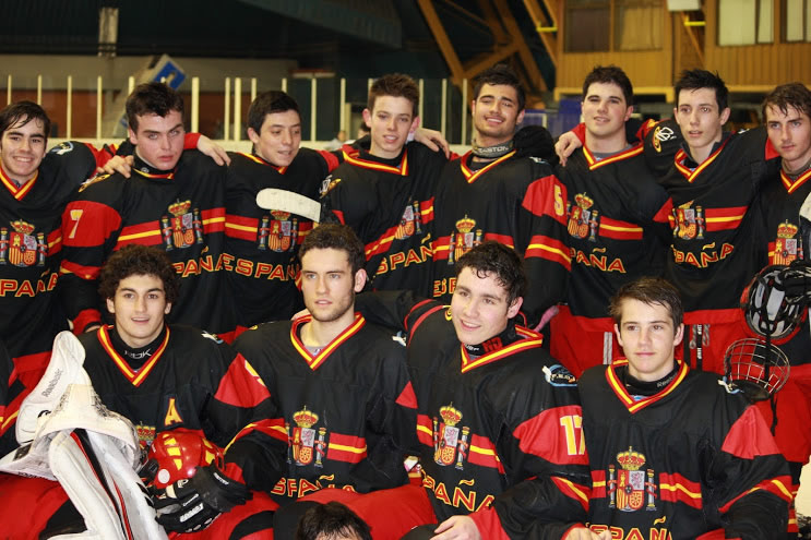 España se cuelga la medalla de plata en el Mundial Sub18 de hockey hielo |